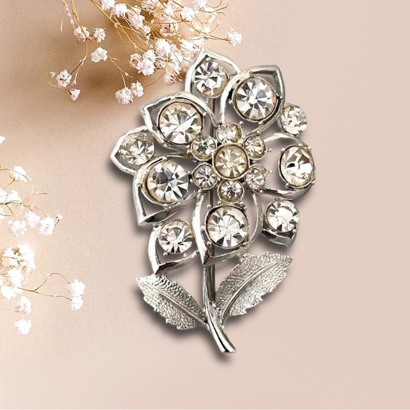 😍2/$20 Vintage Silver Tone Rhinestone Floral Brooch 2.75” - Picture 1 of 5